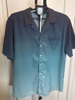 SHEIN Men's Teal to Navy Gradient Short-Sleeve Button-Down Shirt